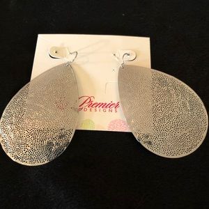 Premier Designs silver tone earrings